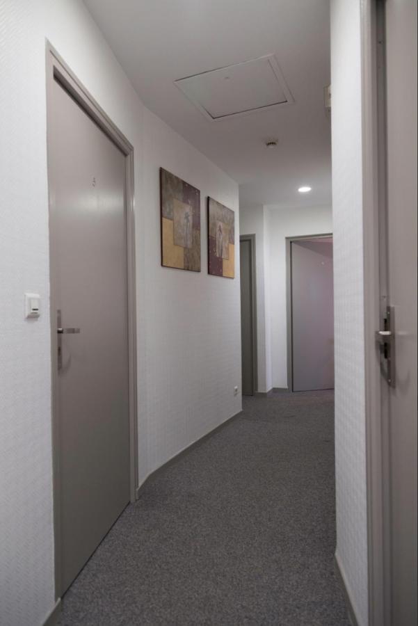 Les Quatre Vents Hotel Muizon Exterior foto